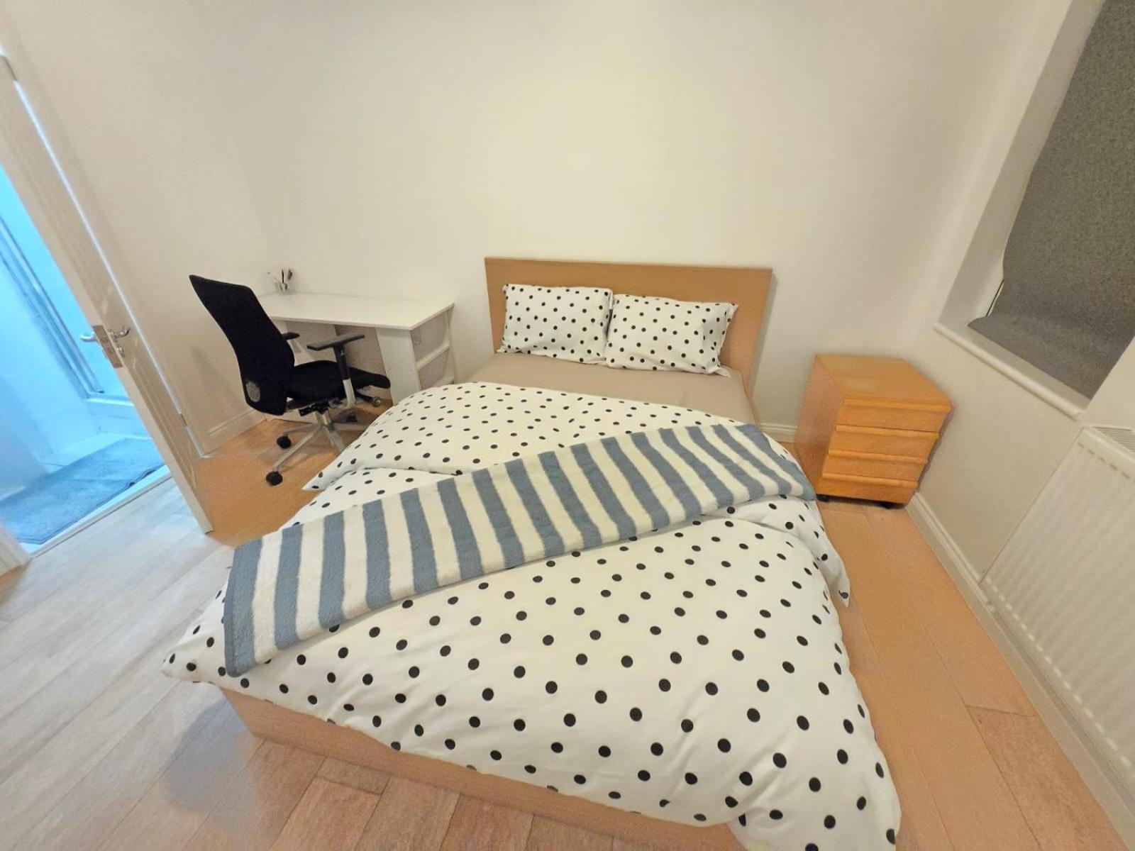 Chariss Room 5 Norwood Eksteriør bilde
